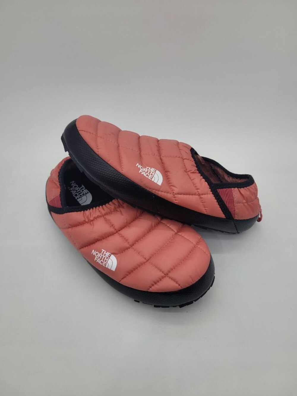 The North Face Thermoball Traction Mules Puffer Slippers Coral Women's Size 7